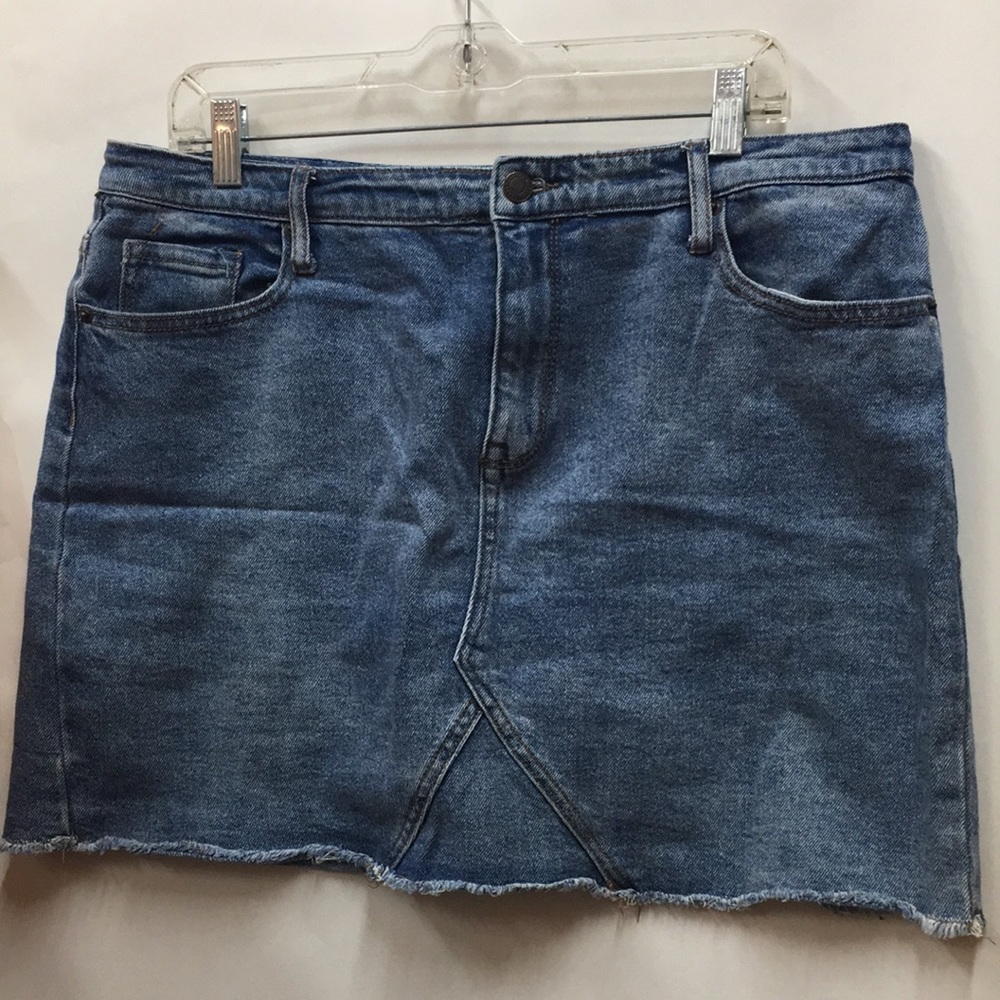 FINAL MARKDOWN Ladies mossimo denim skirt 16/33